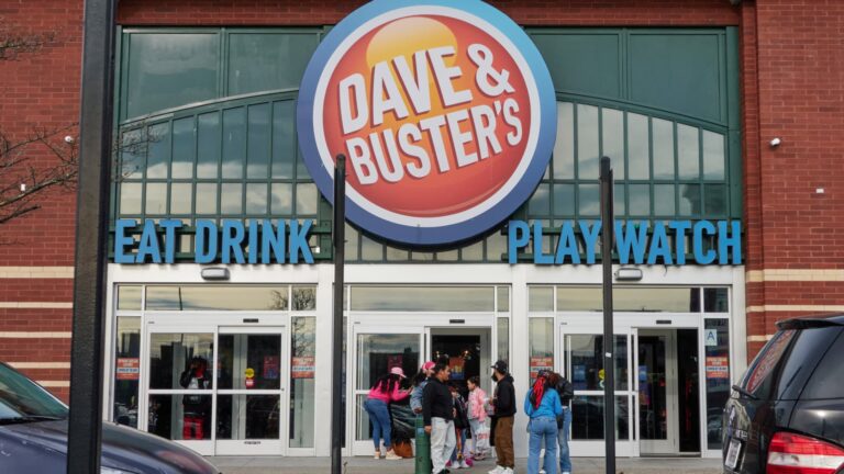 107407580 1714401354690 gettyimages 2126120279 DAVE BUSTERS EARNS