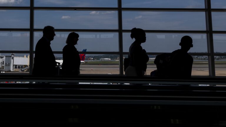 108027690 1725021967078 gettyimages 2168250770 reagan airport ka 013