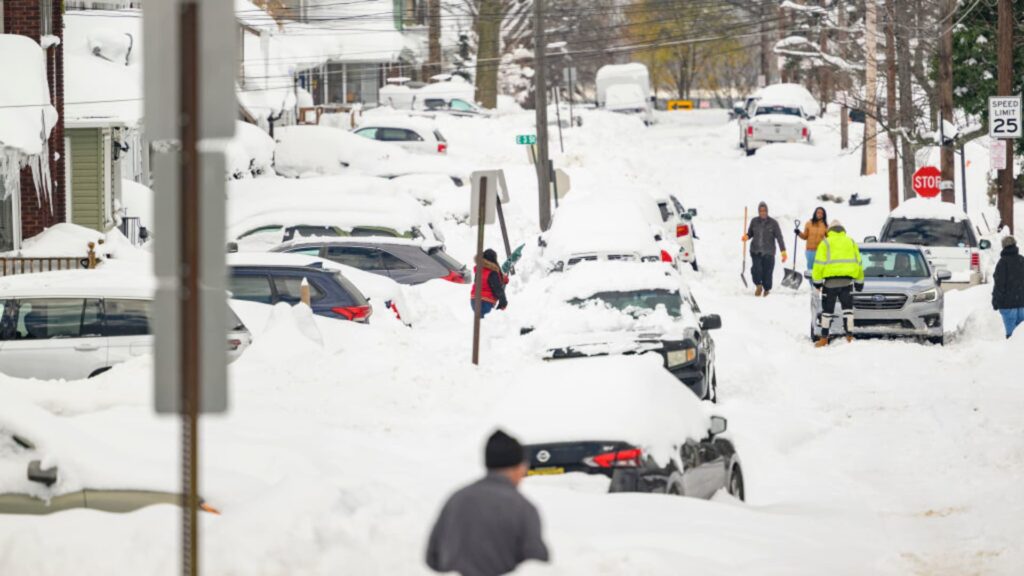 108070489 1733235538762 gettyimages 2187409038 SNOW ERIE